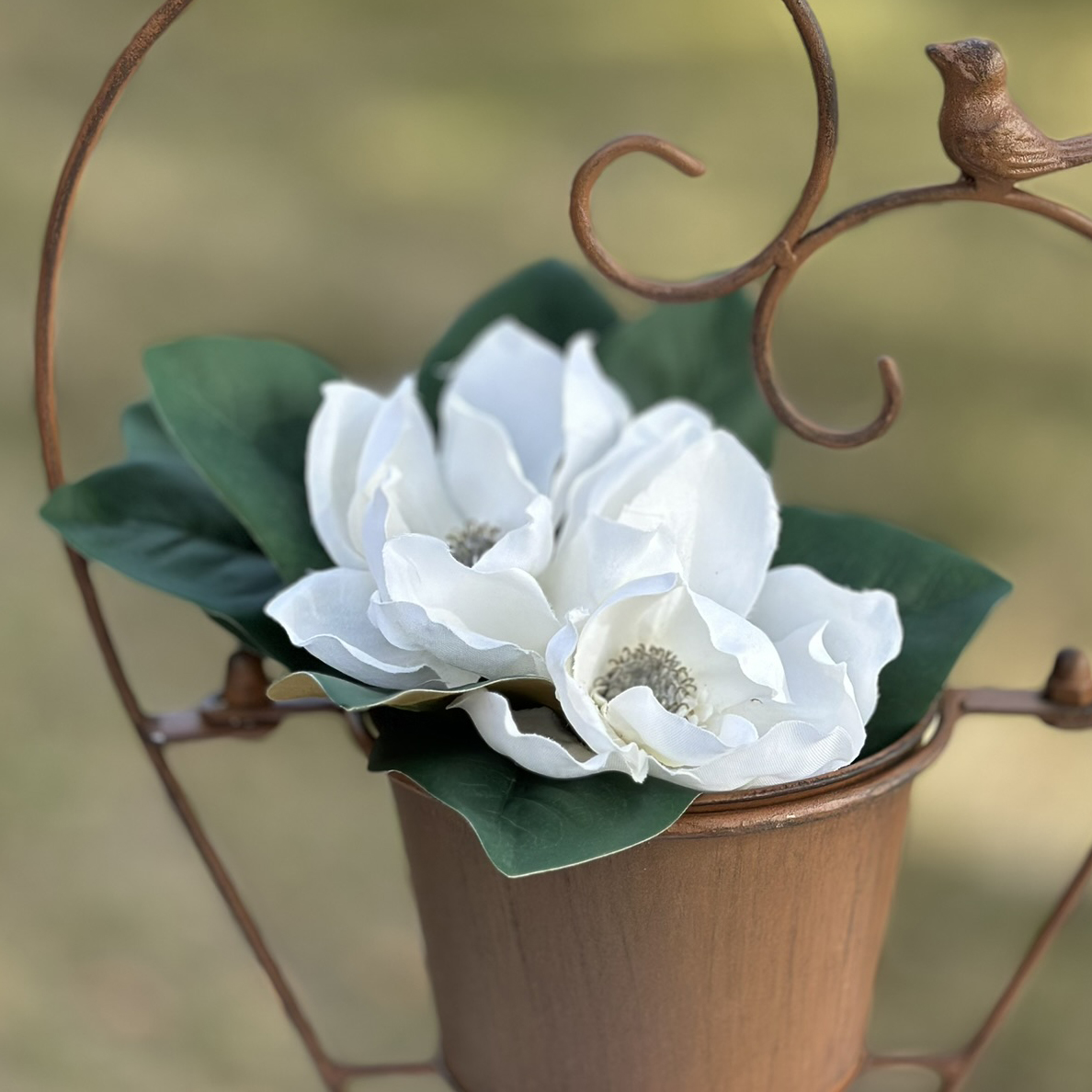 BOUQUET WHITE MAGNOLIA OF 2